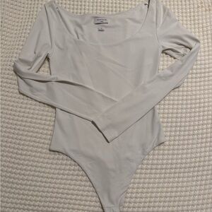 Aritzia contour Cream Long Sleeve Bodysuit